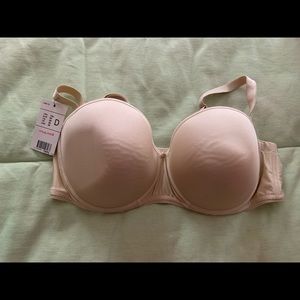 New with tags -Chantelle removable strap bra